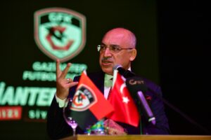 Büyükekşi inancını kaybetmedi