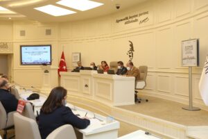 KURTULUŞUN YÜZÜNCÜ YILINDA YAPILACAK ANIT YARIŞMASI İÇİN GÖRÜŞ TOPLANTISI DÜZENLENDİ