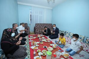 FADILOĞLU, BELEDİYE PERSONELİ VE AİLESİYLE İFTAR AÇTI
