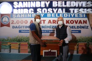 Şahinbey Belediyesi’nden 132 arı üreticisine  arılarıyla birlikte 2.000 arı kovanı dağıtımı