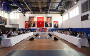 Devletimiz yangınların söndürülmesi, hasarların tazmini, zarar gören yerlerin yeniden ihyası için çalışmaktadır