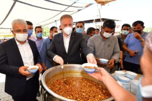 GAZİANTEP VALİSİ GÜL İÇERİSU’DA AŞURE GÜNÜNE KATILDI