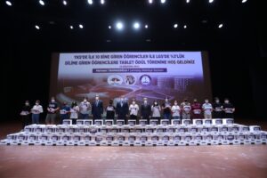 TAHMAZOĞLU BAŞARIYI ÖDÜLLENDİRİYOR