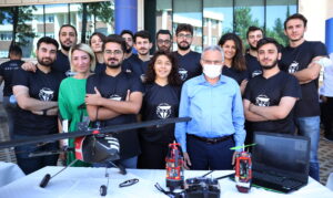 REKTÖR ÖZAYDIN TEKNOFEST’TE FİNALE KALAN PROJELERİ İNCELEDİ