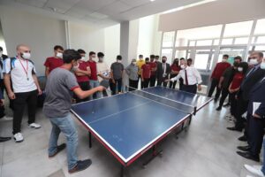 BAŞKAN TAHMAZOĞLU SPORUN VE SPORCUNUN YANINDA