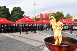 ATATÜRK VEFATININ 83. YIL DÖNÜMÜNDE TÜM YURTTA ANILIYOR