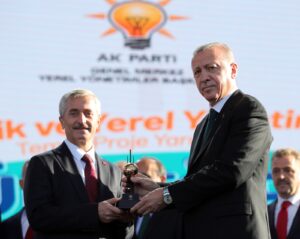 CUMHURBAŞKANI’NDAN BAŞKAN TAHMAZOĞLU’NA ÖDÜL(Video Haber -Halil Eyyupoğlu)