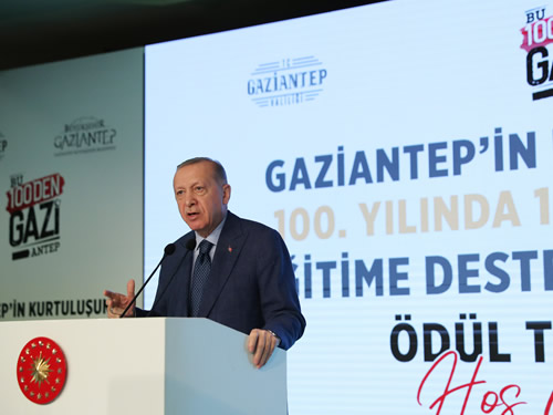 Cumhurbaşkanı Erdoğan, “Gaziantep’in Kurtuluşunun 100. Yılında 100 Hayırsever” Eğitime Destek Kampanyası Ödül Töreni’ne katıldı