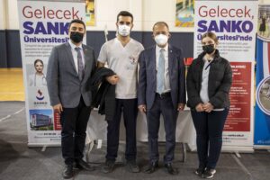 SANKO OKULLARI KARİYER GÜNÜ VE ÜNİVERSİTE FUARI YOĞUN İLGİ GÖRÜYOR