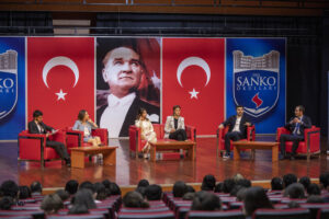SANKO OKULLARI MEZUN-ÖĞRENCİ BULUŞMASI DÜZENLEDİ  