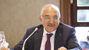MEHMET BÜYÜKEKŞİ KİMDİR?