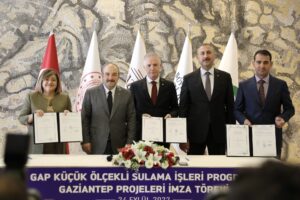 BÜYÜKŞEHİR, BAKAN VARANK’IN KATILIMIYLA 75 MİLYON TL’LİK SULAMA PROJELERİNİ İÇEREN PROTOKOLÜN İMZASINI ATTI(Video Haber- Halil Eyyupoğlu)
