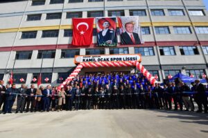 <strong>ANLAMLI GÜNDE KAMİL OCAK İSMİ SPOR LİSESİNDE YAŞAYACAK</strong>