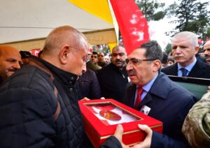 ŞEHİDİMİZ EYYUP UĞURLU KÜRTÇE AĞITLARLA UĞURLANDI