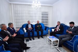 ABDULHAMİT GÜL ŞEHİT AİLELERİNE TAZİYEDE BULUNDU