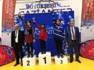 ATATÜRK’ÜN GAZİANTEP’E GELİŞİNİN 90. YIL DÖNÜMÜNDE SATRANÇ TURNUVASININ SONUÇLARI BELLİ OLDU