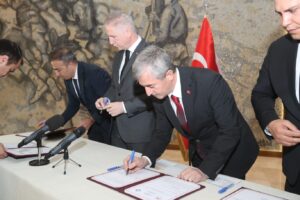 <strong>ŞAHİNBEY BELEDİYESİ’NDEN ÇİFTÇİLERE 11.196.000 FİDE</strong>