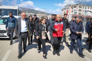 BAKAN KİRİŞÇİ: GAZİANTEP BÜYÜKŞEHİR İSLAHİYE VE NURDAĞI İÇİN BİR NİMET OLDU