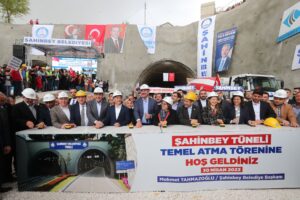 MUHTEŞEM ÜÇ KATLI KÖPRÜLÜ KAVŞAKTAN ŞEHREKÜSTÜ’YE AÇILAN DEV TÜNELİN TEMELİ ATILDI(Video Haber- Halil Eyyupoğlu)