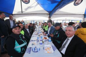  TAHMAZOĞLU 1 MAYIS’I MESAİ ARKADAŞLARI İLE BİRLİKTE KUTLADI ( Video Haber-Halil Eyyupoğlu)