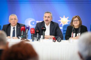 ABDULHAMİT GÜL 14 MAYIS SEÇİMİNİ DEĞERLENDİRDİ: İNSANIMIZ GERİLİM KUTUPLAŞMADAN BIKTI(Video Haber-Halil Eyyupoğlu)