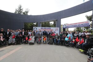 ŞAHİNBEY BELEDİYESİ’NDEN ENGELLİ 3.375 VATANDAŞA AKÜLÜ VE MANUEL TEKERLEKLİ SANDALYE (Video Haber- Halil Eyyupoğlu)