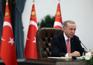 SON DAKİKA; ÇALIŞAN EMEKLİYE DE 5 BİN TL İKRAMİYE