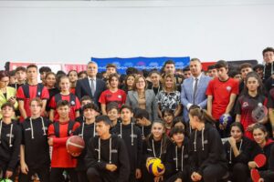 BÜYÜKŞEHİR’DEN OKULLARA SPOR MALZEMESİ DESTEĞİ(Video Haber-Halil Eyyupoğlu)