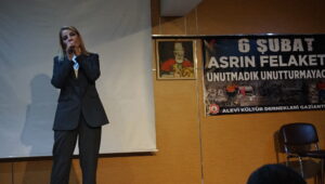 AKD GENEL BAŞKANI ŞENDİLLİ : BİRBİRİMİZE SARILALIM ACILARIN DİLİ RENGİ IRKI OLMAZ