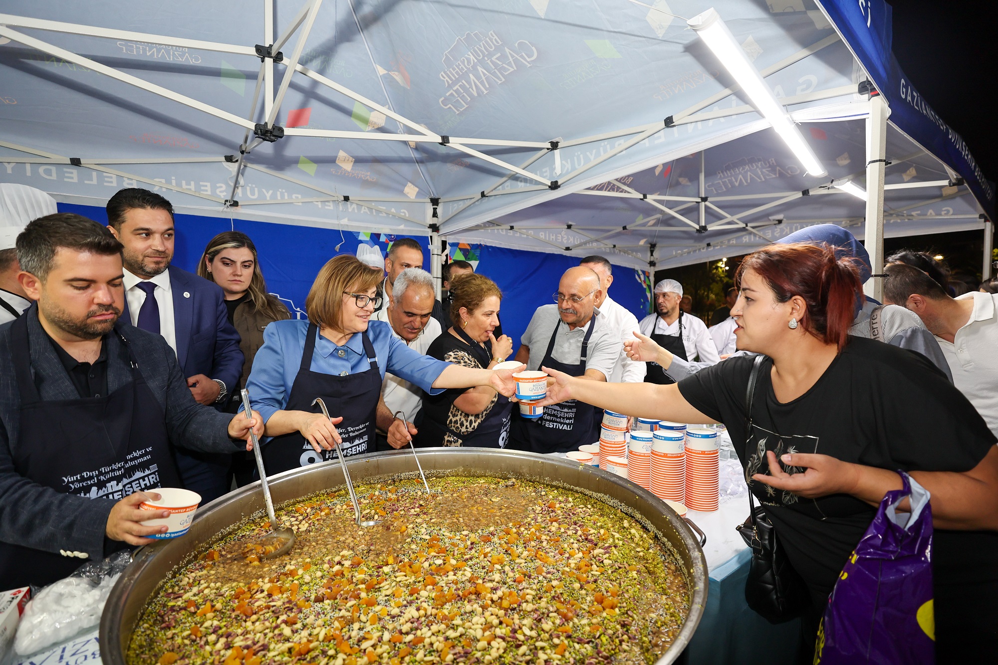 54 KENTİN-YÖRENİN RENKLERİ HEMŞERİ DERNEKLERİ FESTİVALİNDE BULUŞTU
