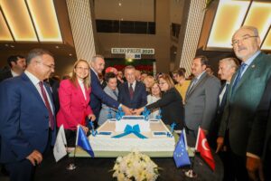 FATMA ŞAHİN: “BU ÖDÜL, KARDEŞLİĞİN VE DAYANIŞMANIN SEMBOLÜDÜR”(Video Haber)