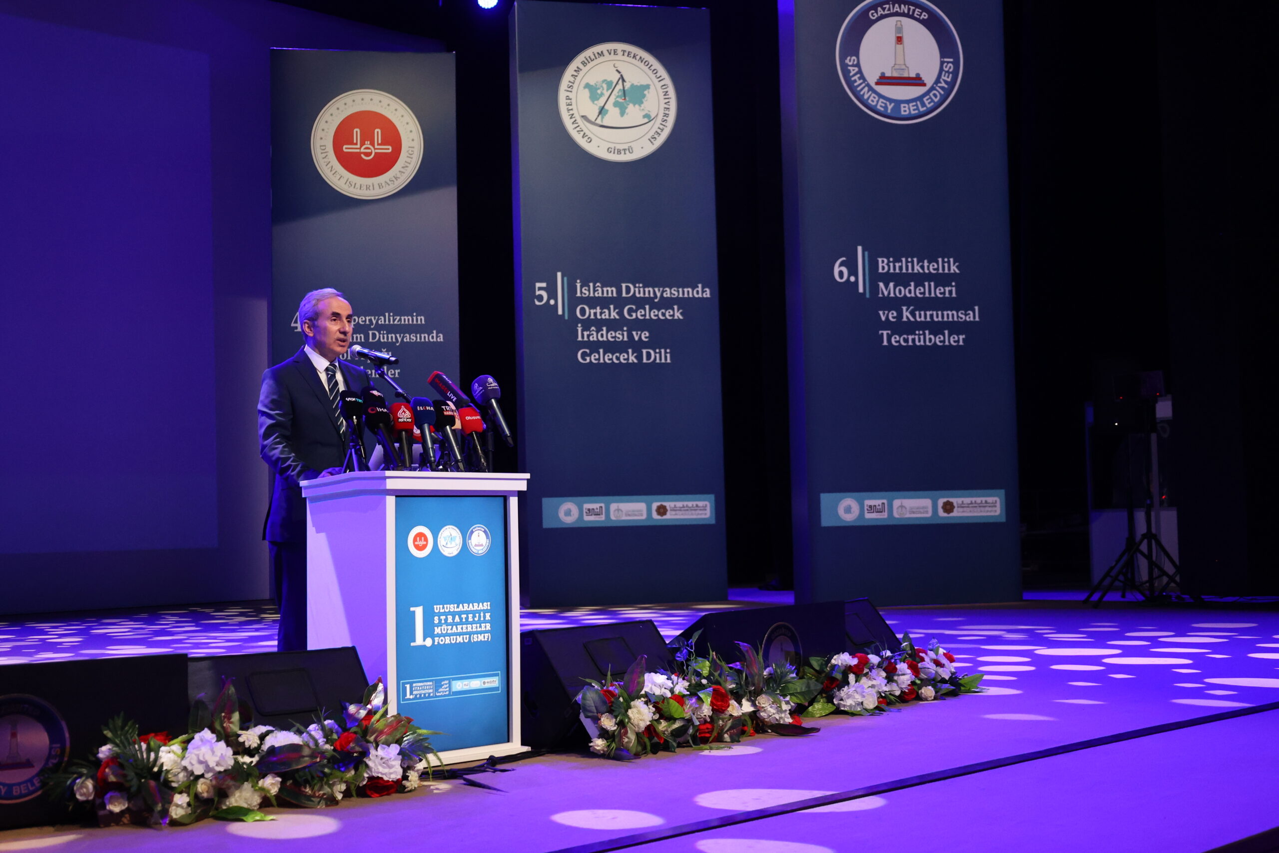 İSLAM DÜNYASININ GELECEĞİ GAZİANTEP’TE MASAYA YATIRILACAK