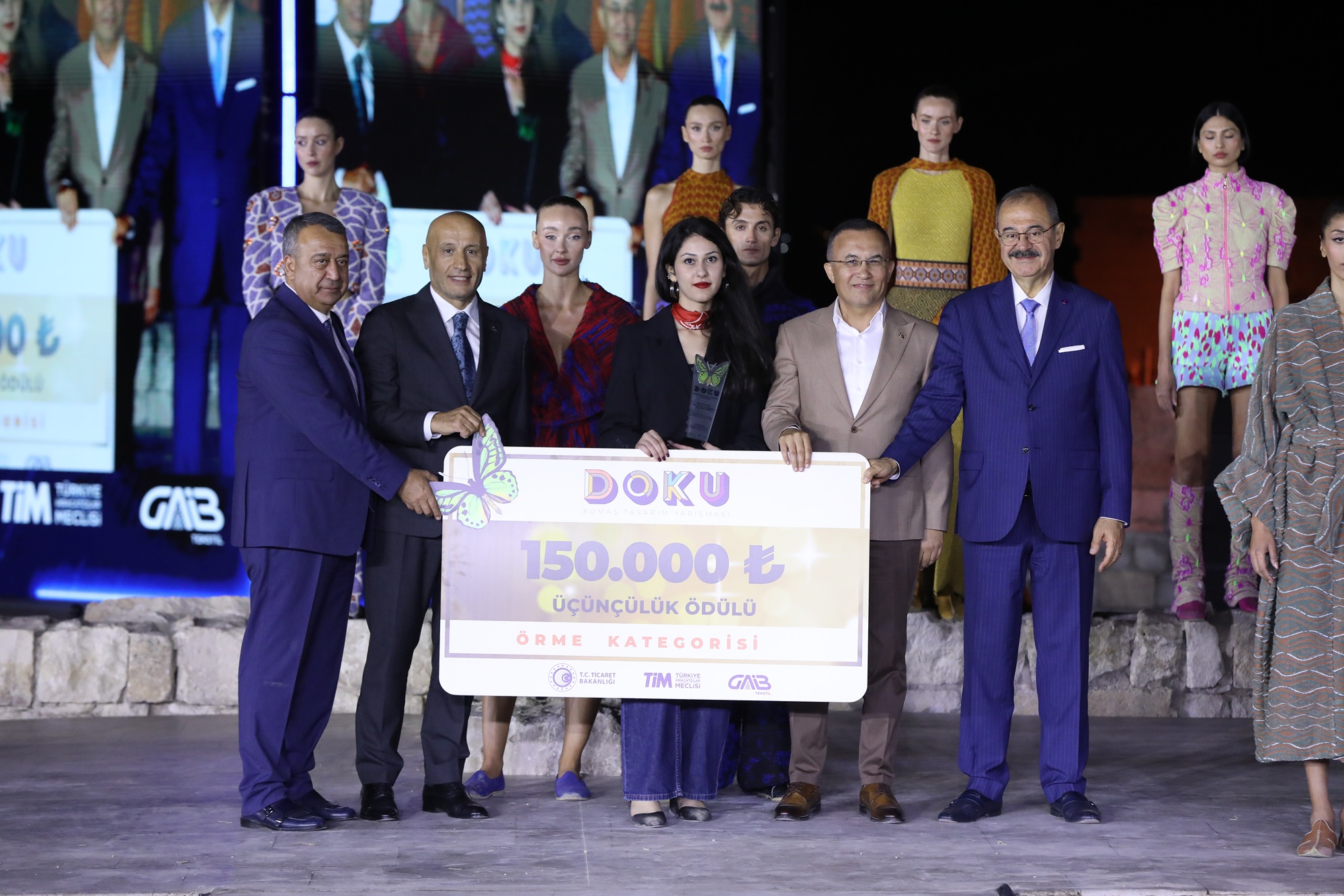 DOKU KUMAŞ TASARIM YARIŞMASI’NDA ÖDÜLLER SAHİPLERİNİ BULDU