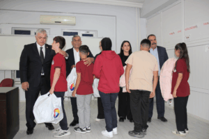 GTB VE TOBB İŞ BİRLİĞİYLE 14 OKULDA ÖĞRENCİLERE KIŞLIK KABAN DESTEĞİ