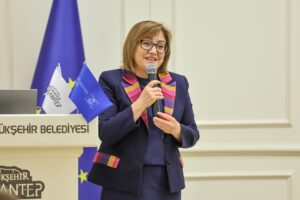 FATMA ŞAHİN: BU GİDİŞLE EVİN YOLUNU BULAMAYIZ