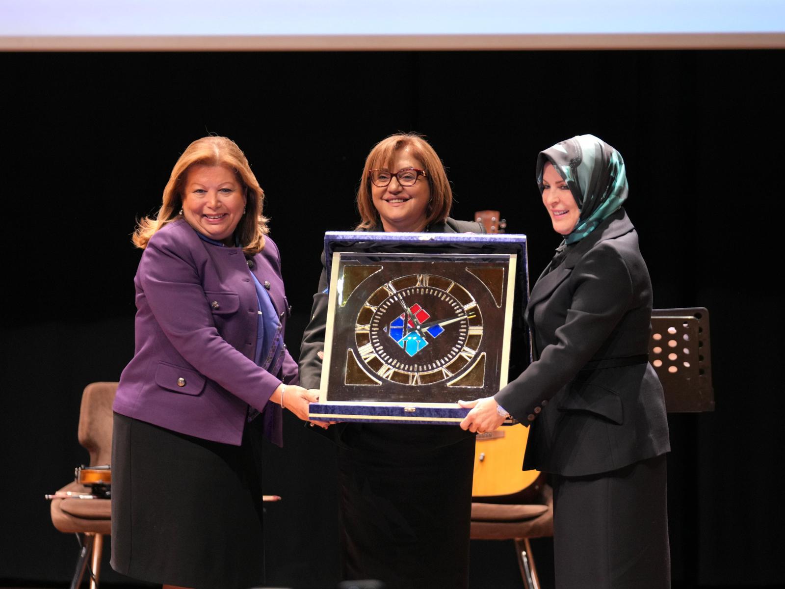 HKÜ’NDE 24 KASIM ÖĞRETMENLER GÜNÜ COŞKUSU