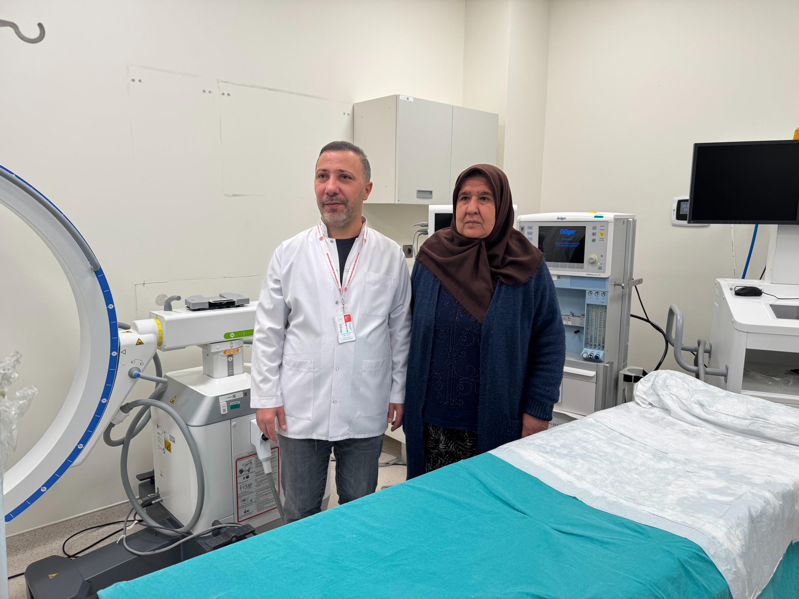 ŞEHİR HASTANESİ’NDE SAFRA KANALINDAKİ TAŞLAR ENDOSKOPİK YÖNTEMLE ÇIKARILDI