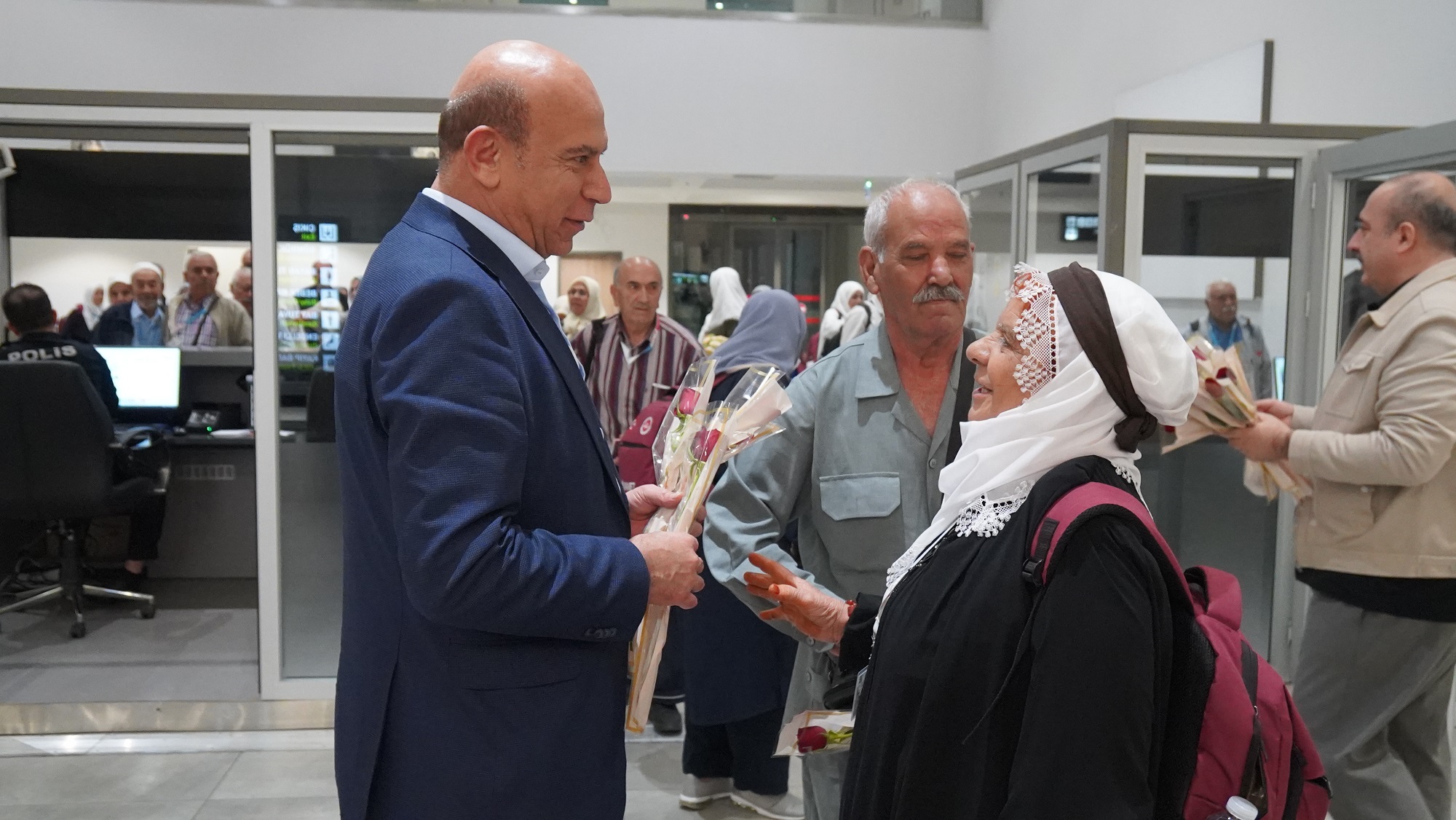 UMRE ZİYARETİNDE İKİNCİ KAFİLE YURDA DÖNDÜ