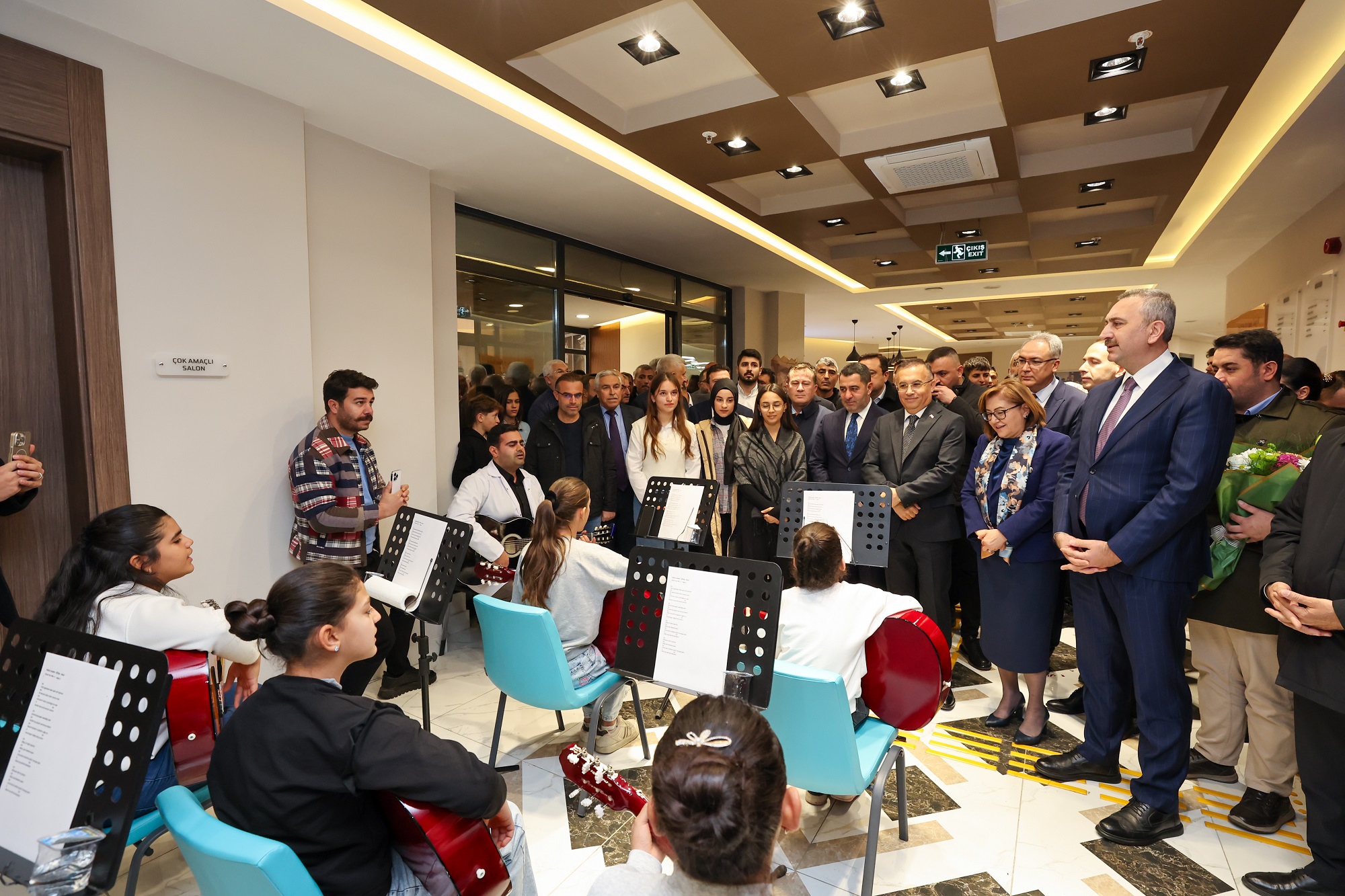 PROF. DR. HÜSEYİN CAHİT TANYOL GENÇLİK MERKEZİ AÇILDI