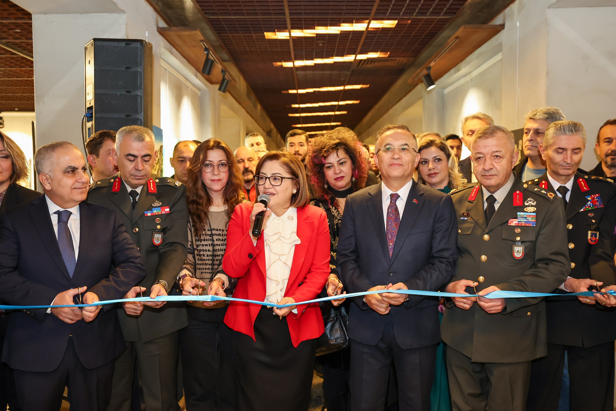 25 ARALIK KURTULUŞ MÜCADELESİNDE  TARİH VE SANAT BULUŞTU