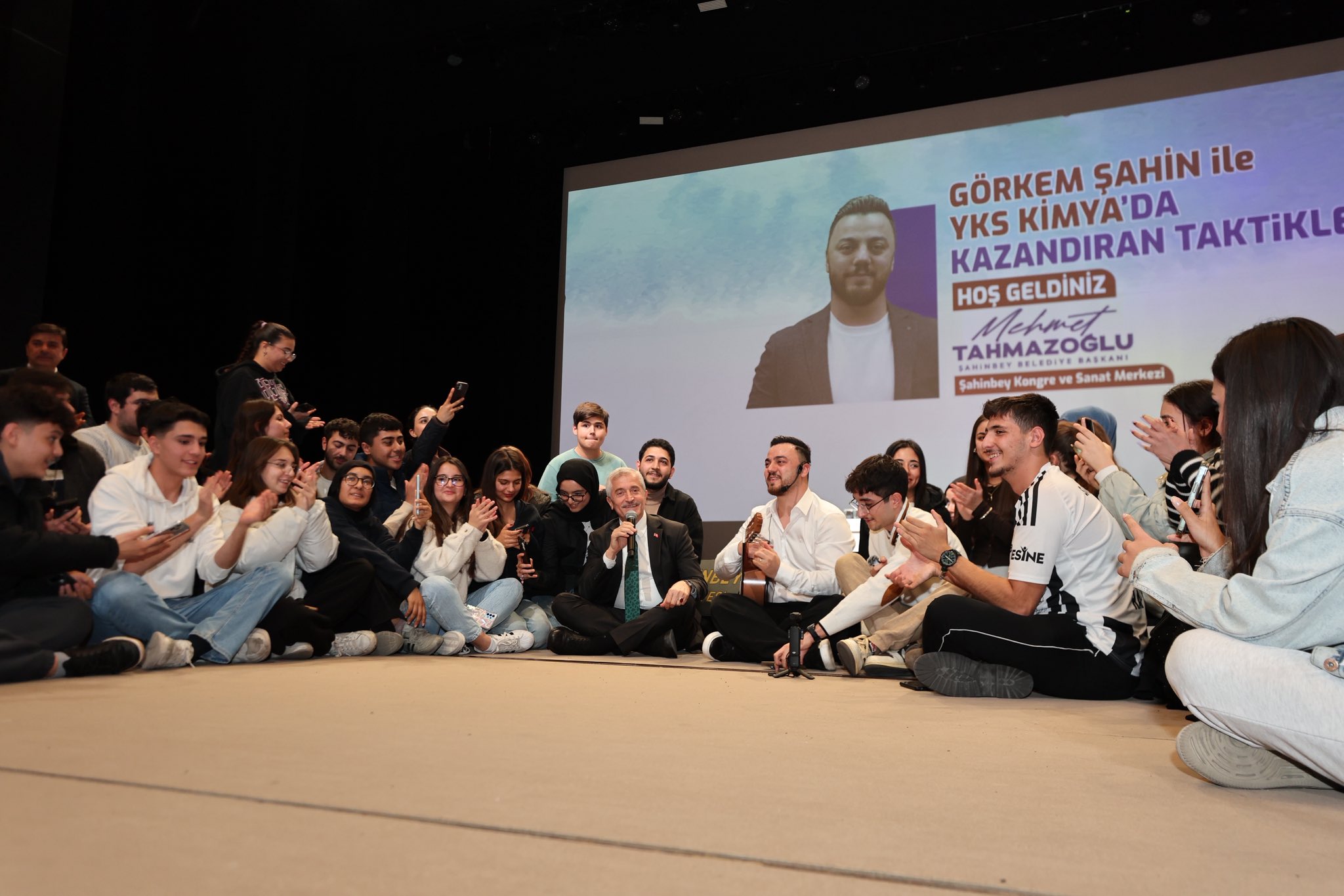 ŞAHİNBEY BELEDİYESİ’NDEN GENÇLERE MORAL VE MOTİVASYON BULUŞMASI