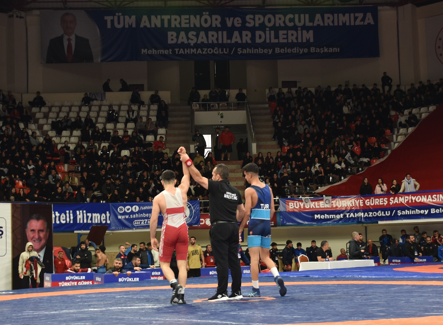ŞAHİNBEY TÜRKİYE GÜREŞ ŞAMPİYONASI BAŞLADI