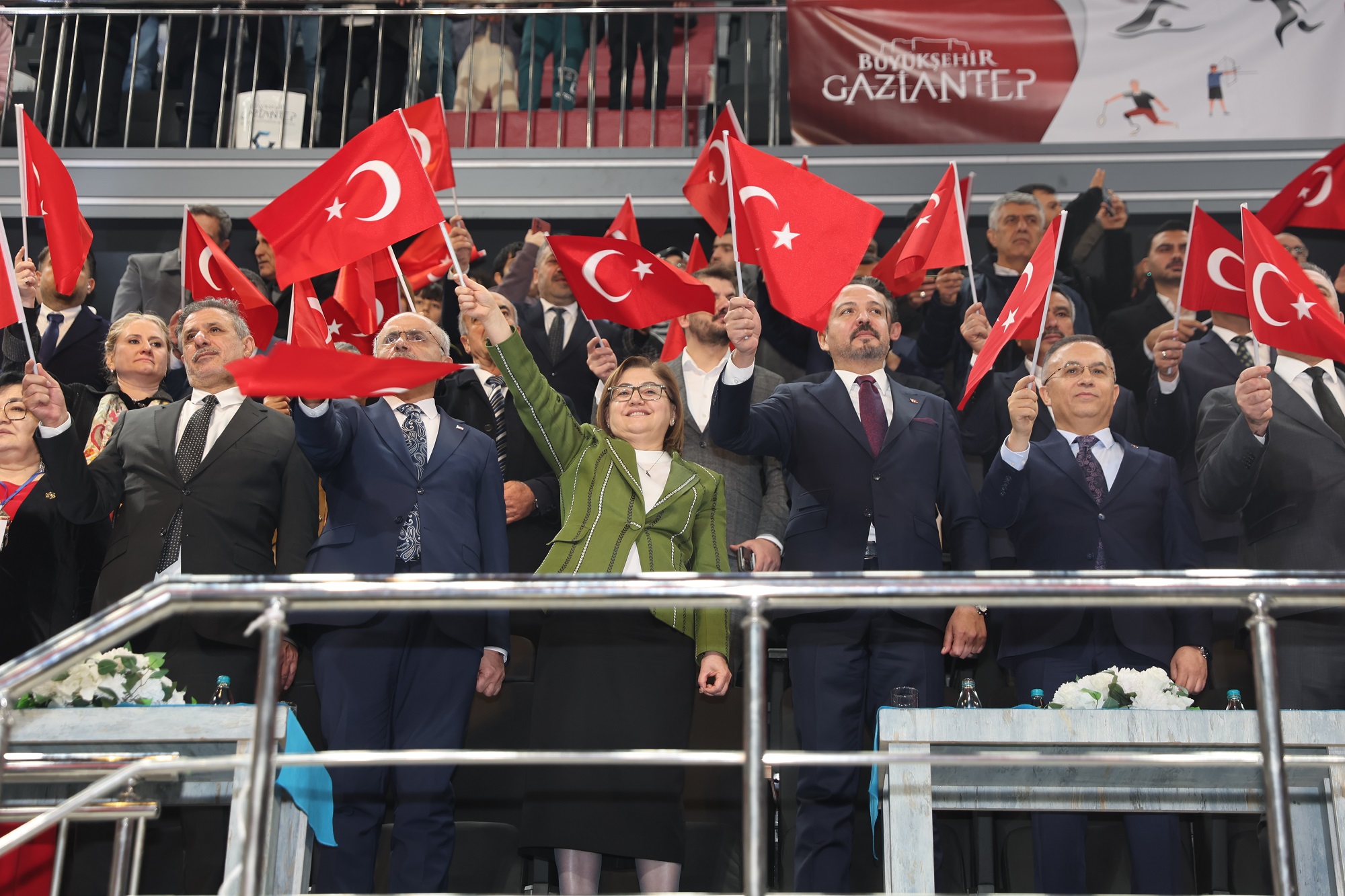  “GAZİANTEP’İN GENÇ YILDIZLARI ÖDÜL TÖRENİ”, KARDEŞLİK TEMASIYLA GERÇEKLEŞTİRİLDİ