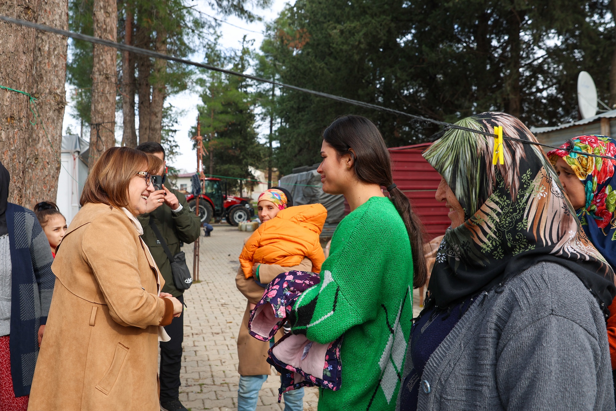 BÜYÜKŞEHİR’DEN İSLAHİYE VE NURDAĞI ÇİFTÇİLERİNE  2.5 MİLYON LİTRE MAZOT DESTEĞİ VERİLDİ