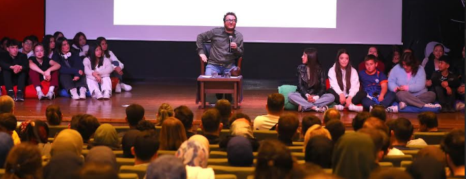 GAZİANTEP BÜYÜKŞEHİR EV SAHİPLİĞİNDE OYTUN ERBAŞ İNSAN AKLINI ANLATTI