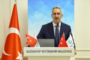 GÜZELBEY: SOSYAL ENKAZ ALTINDA KALAN GENÇLERİMİZİN SESİNİ DUYMAMIZ GEREKİYOR