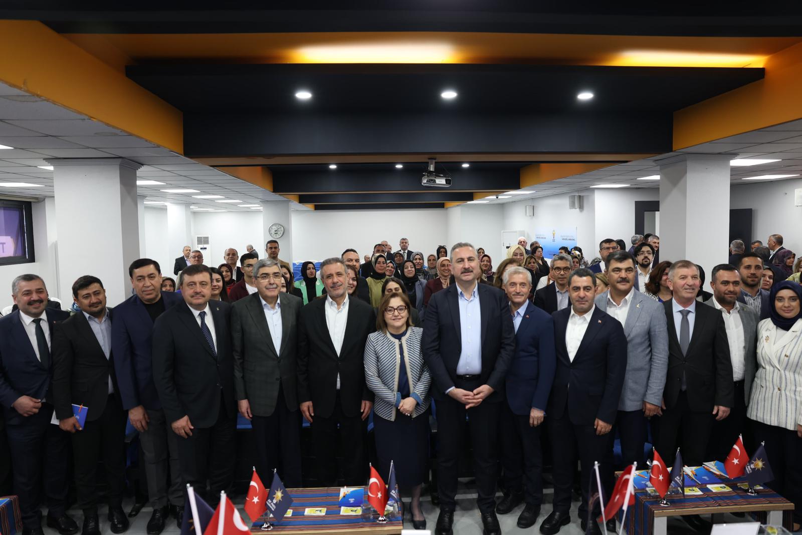 AK PARTİ’DEN TEŞKİLAT SEFERBERLİĞİ