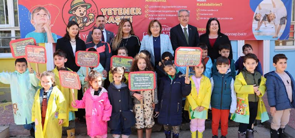 FATMA ŞAHİN, “ŞEHRİM OKULUM” PROJESİ KAPSAMINDA VELİLERLE BULUŞTU