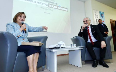 FATMA ŞAHİN, GAÜN’DE MÜHENDİSLİK ÖĞRENCİLERİYLE BULUŞTU