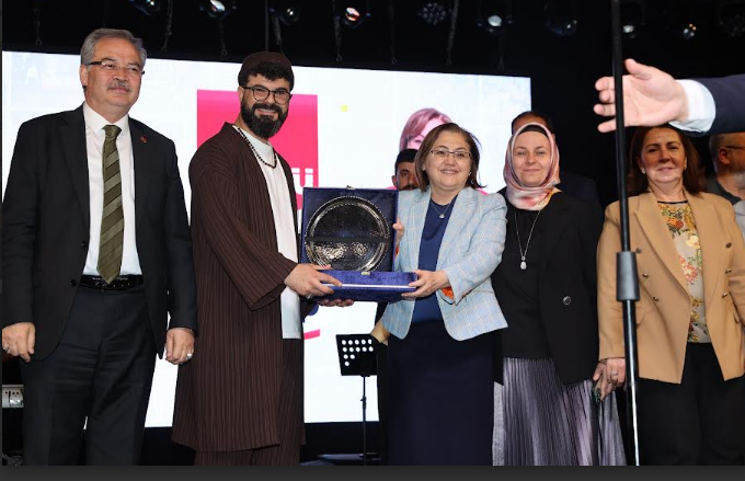 MEVLİD-İ NEBİ PROGRAMINDA 5 BİN VATANDAŞ BİR ARAYA GELDİ